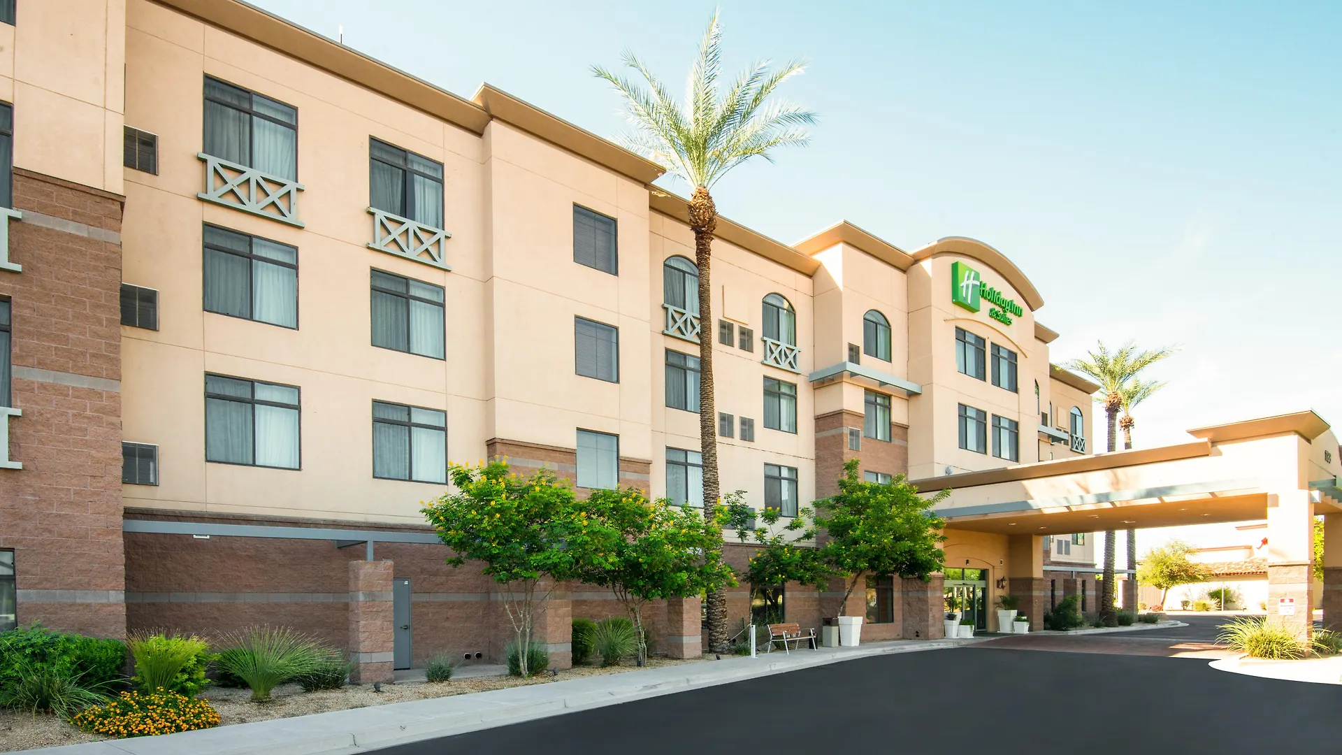 Holiday Inn & Suites Goodyear - West Phoenix Area By Ihg