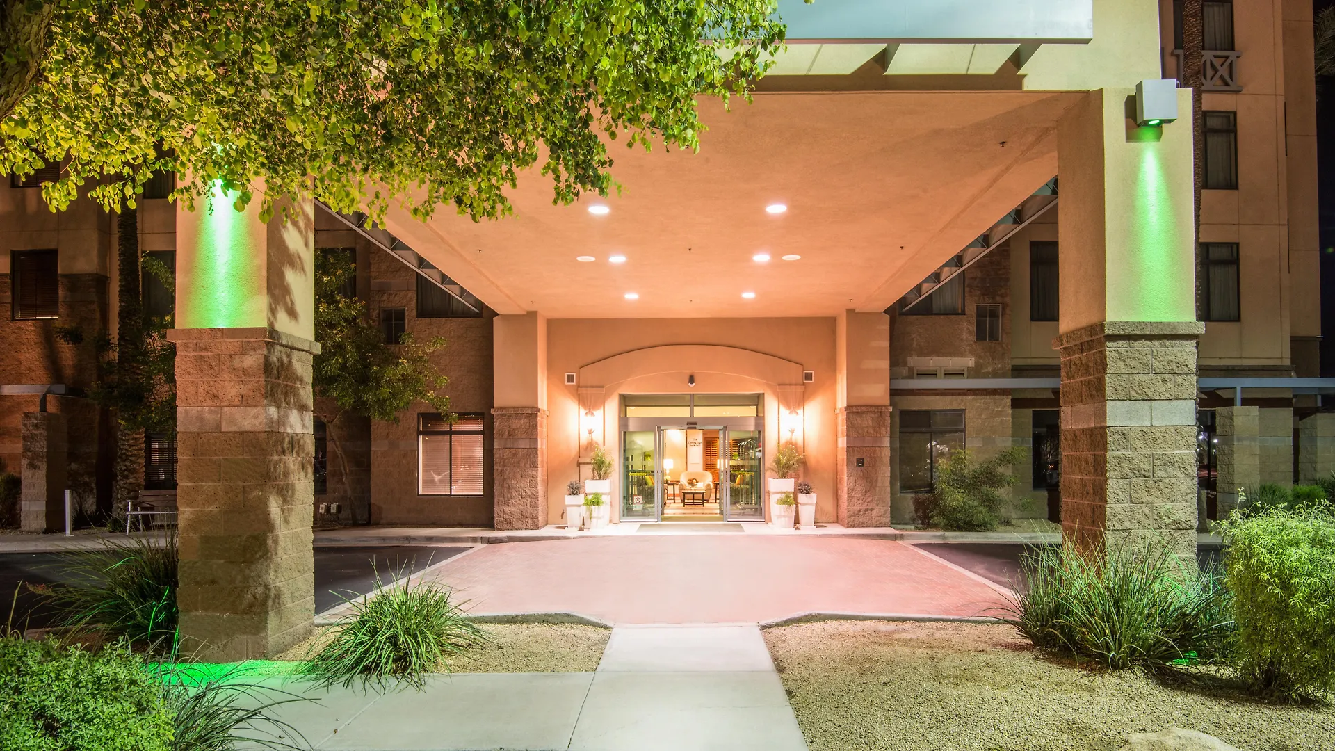 Holiday Inn & Suites Goodyear - West Phoenix Area By Ihg 3*,